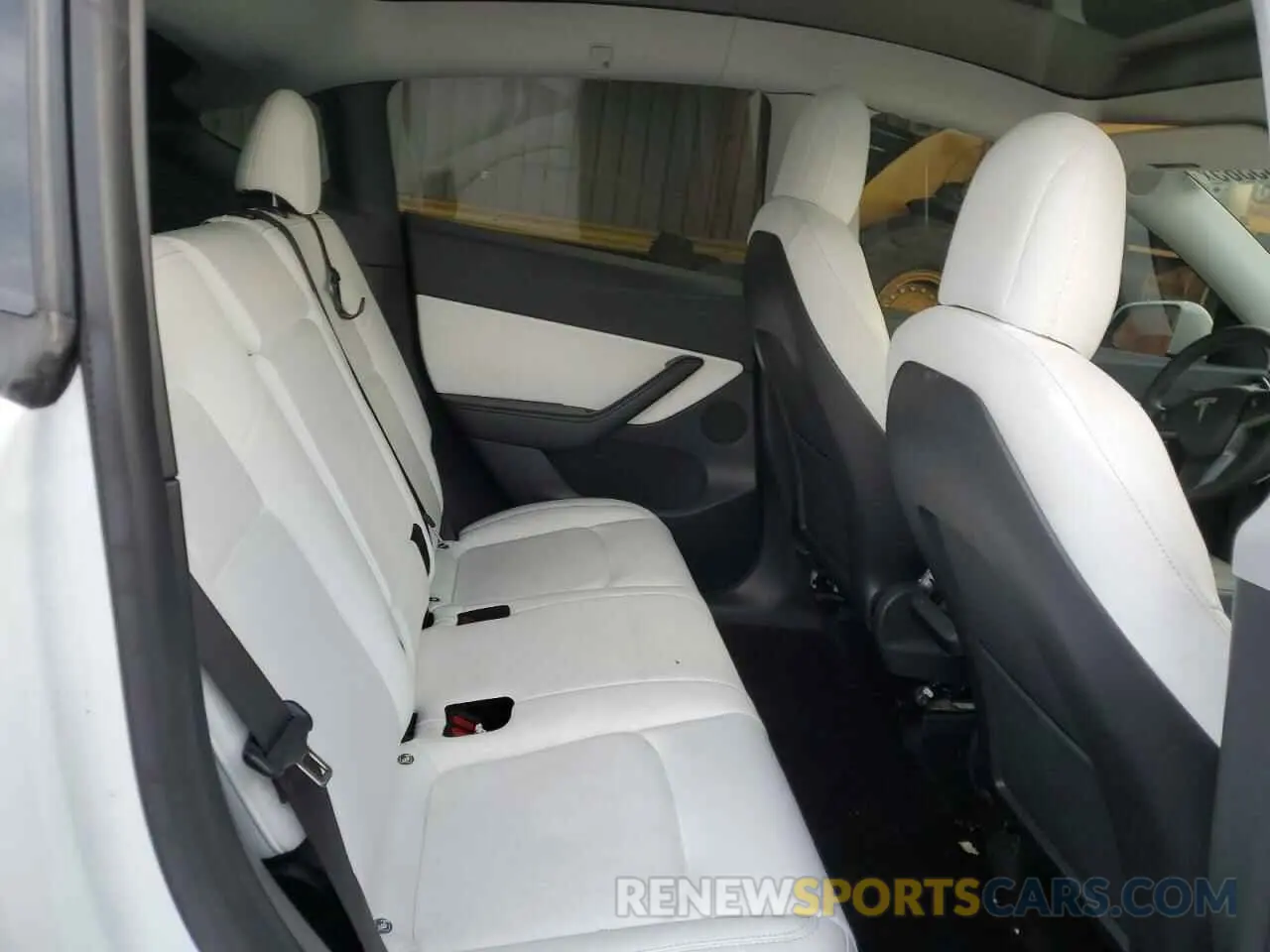 11 Photograph of a damaged car 5YJYGDEE6MF187603 TESLA MODEL Y 2021