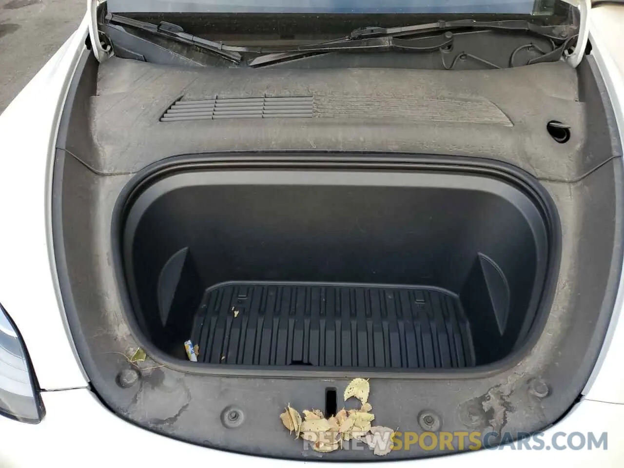 13 Photograph of a damaged car 5YJYGDEE6MF187603 TESLA MODEL Y 2021