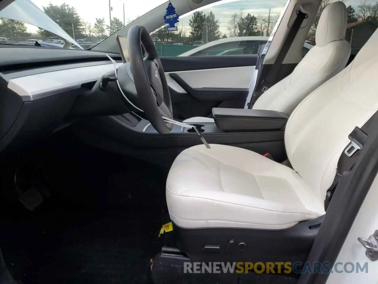 7 Photograph of a damaged car 5YJYGDEE6MF187603 TESLA MODEL Y 2021