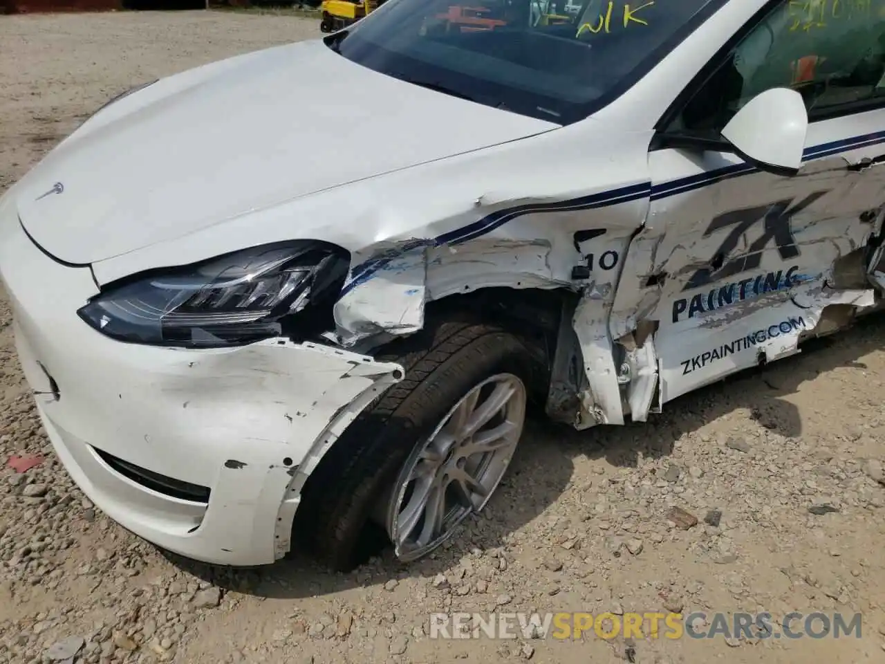 9 Photograph of a damaged car 5YJYGDEE6MF190954 TESLA MODEL Y 2021