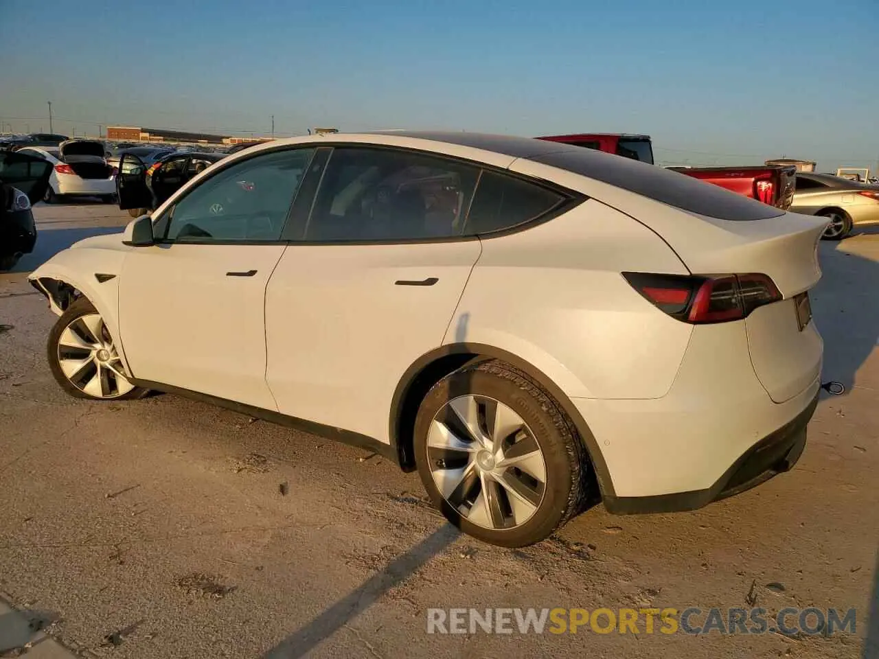 2 Photograph of a damaged car 5YJYGDEE6MF192414 TESLA MODEL Y 2021