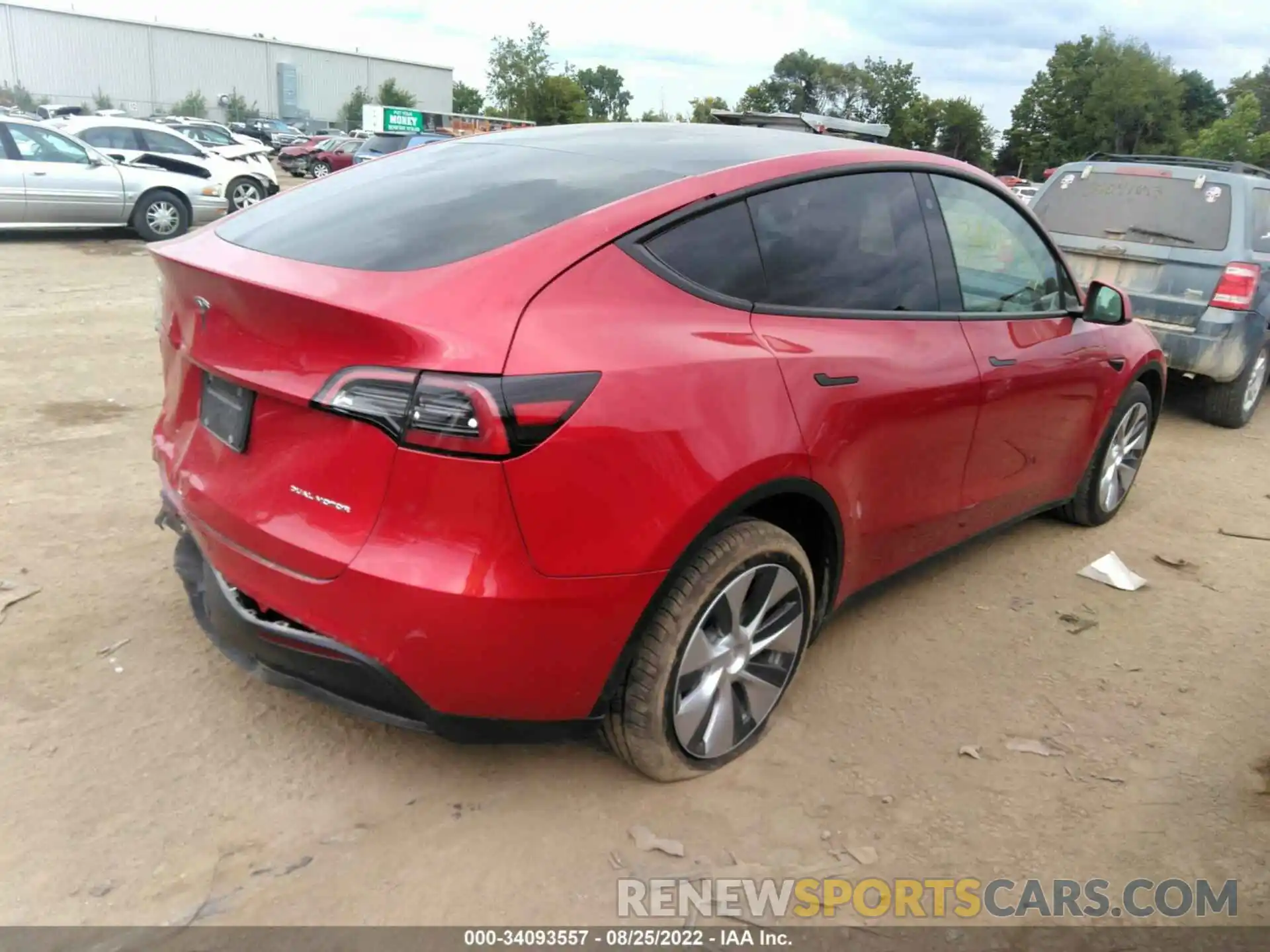 4 Photograph of a damaged car 5YJYGDEE6MF196835 TESLA MODEL Y 2021