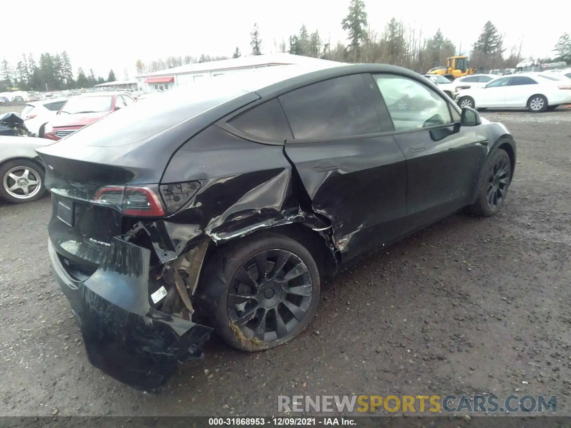 4 Photograph of a damaged car 5YJYGDEE6MF199623 TESLA MODEL Y 2021