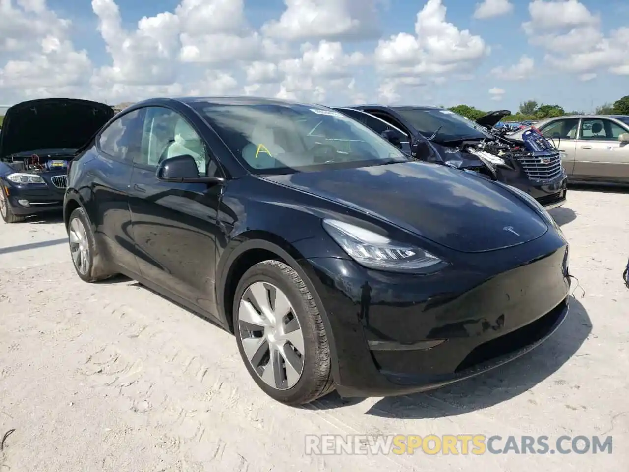 1 Photograph of a damaged car 5YJYGDEE6MF201435 TESLA MODEL Y 2021