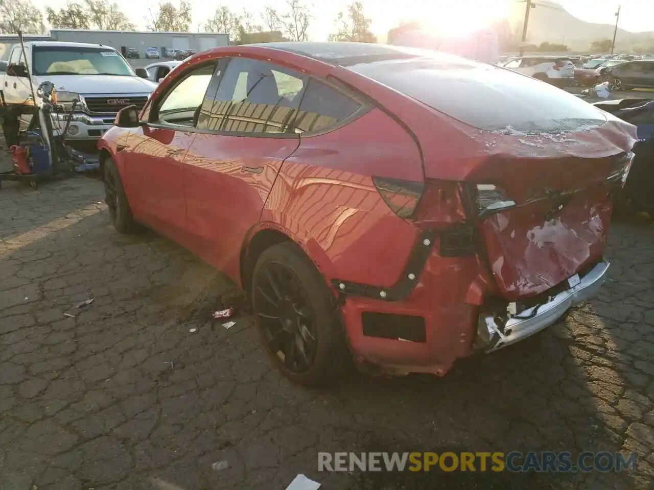 2 Photograph of a damaged car 5YJYGDEE6MF203881 TESLA MODEL Y 2021