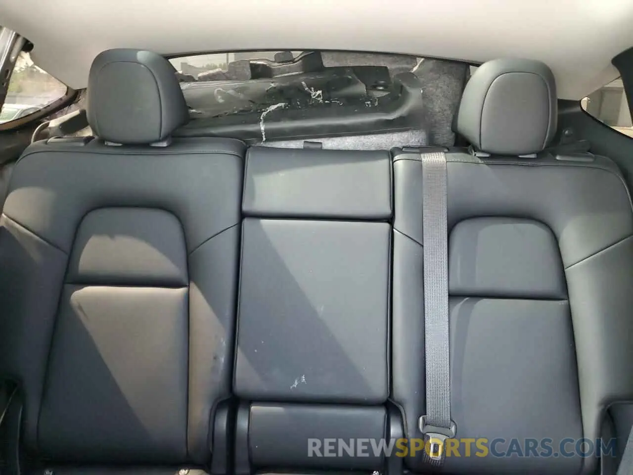 10 Photograph of a damaged car 5YJYGDEE6MF203959 TESLA MODEL Y 2021