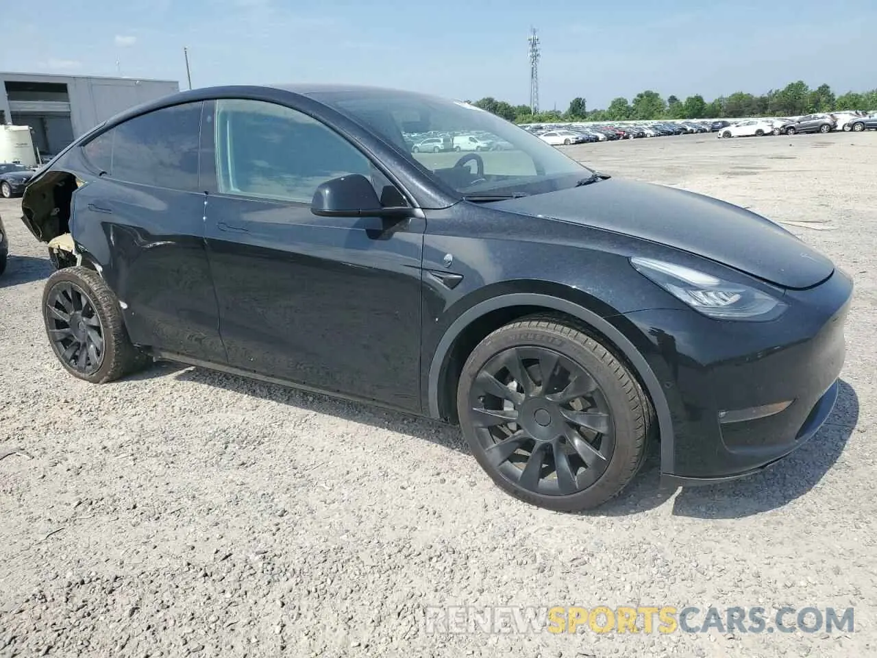 4 Photograph of a damaged car 5YJYGDEE6MF203959 TESLA MODEL Y 2021