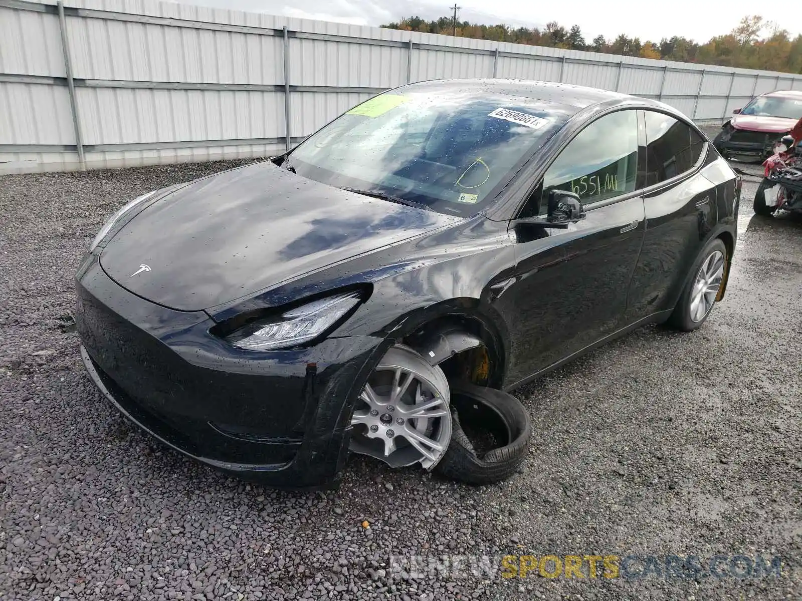 2 Photograph of a damaged car 5YJYGDEE6MF207736 TESLA MODEL Y 2021