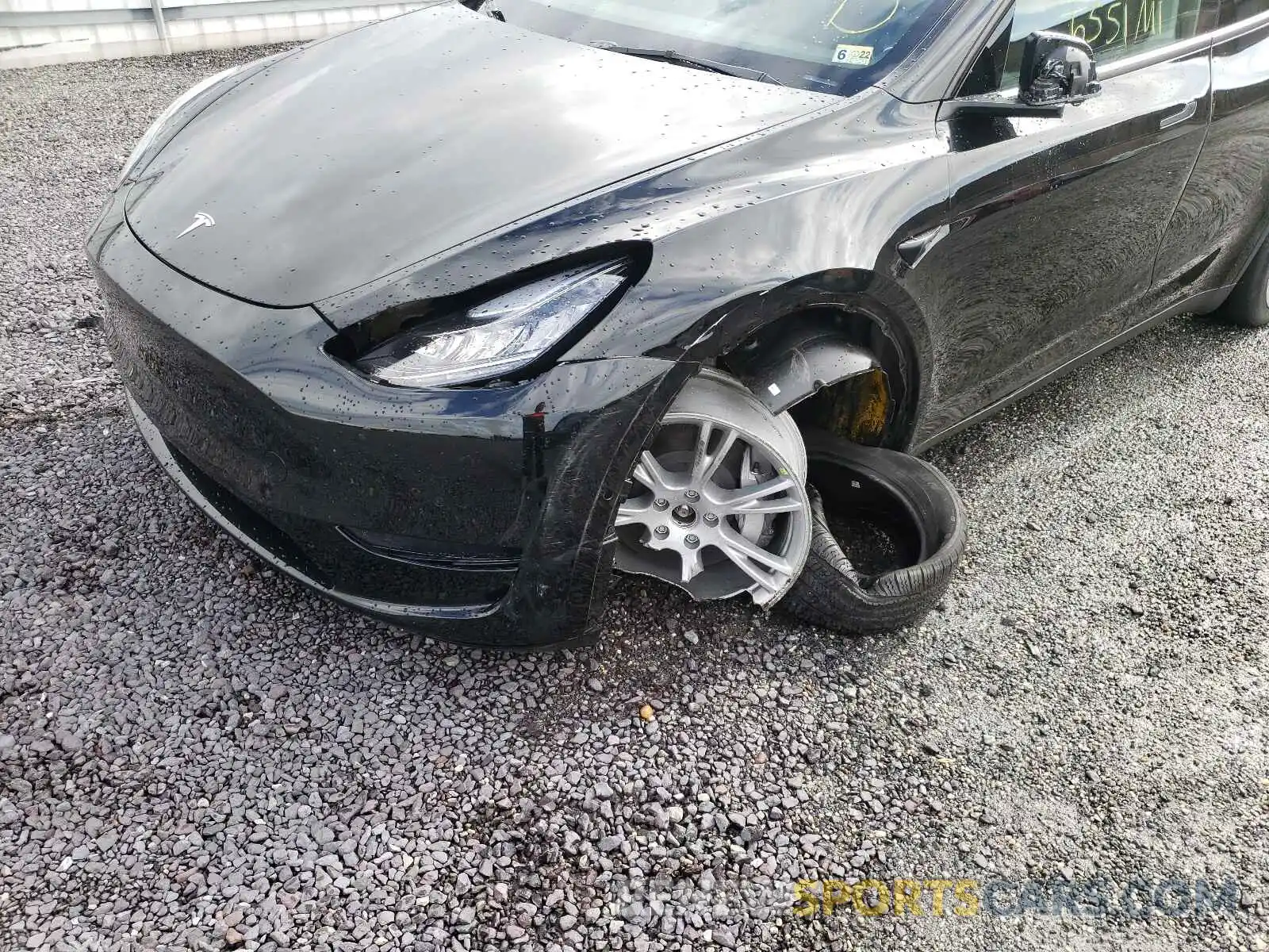 9 Photograph of a damaged car 5YJYGDEE6MF207736 TESLA MODEL Y 2021