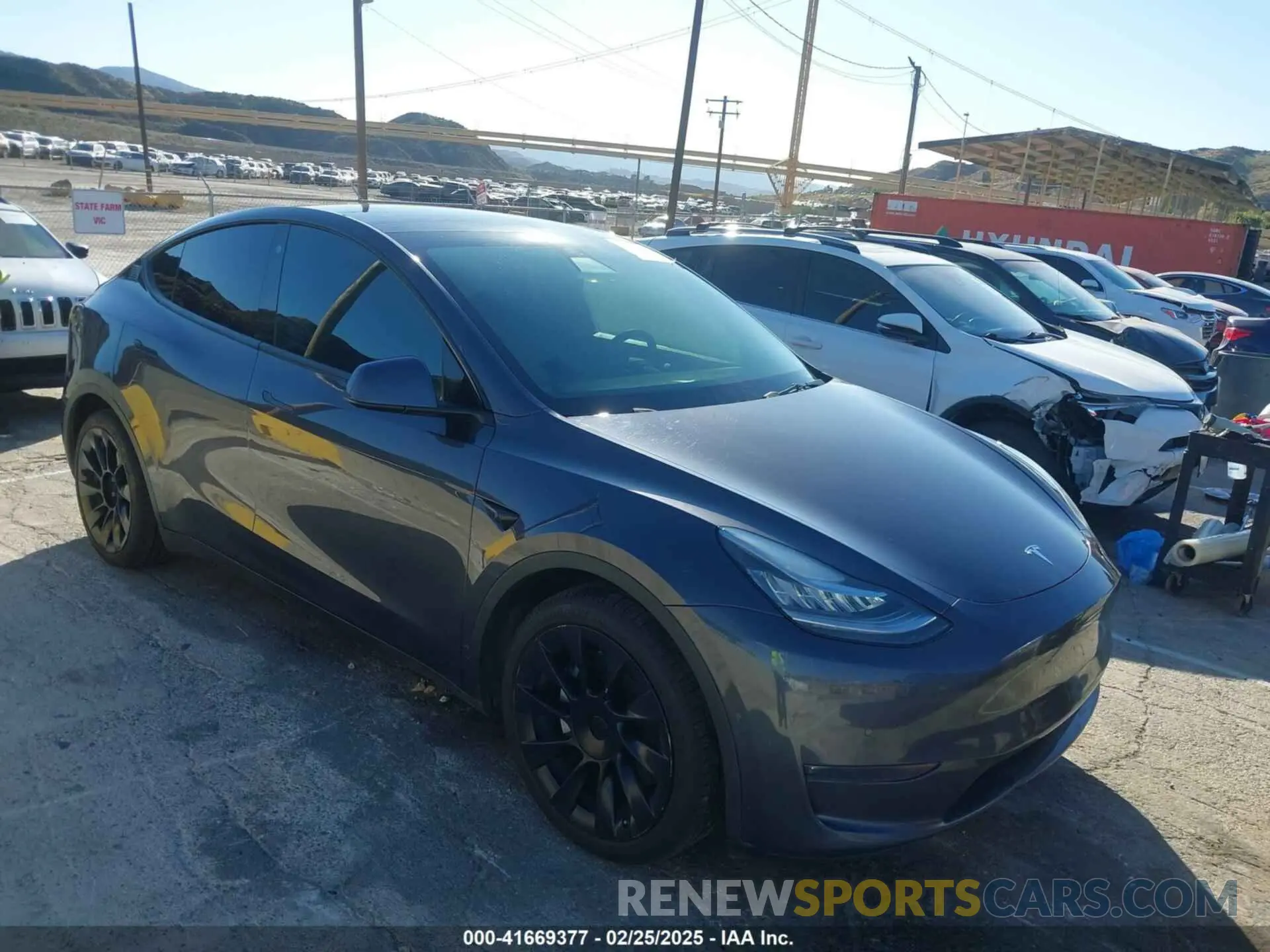 1 Photograph of a damaged car 5YJYGDEE6MF217229 TESLA MODEL Y 2021