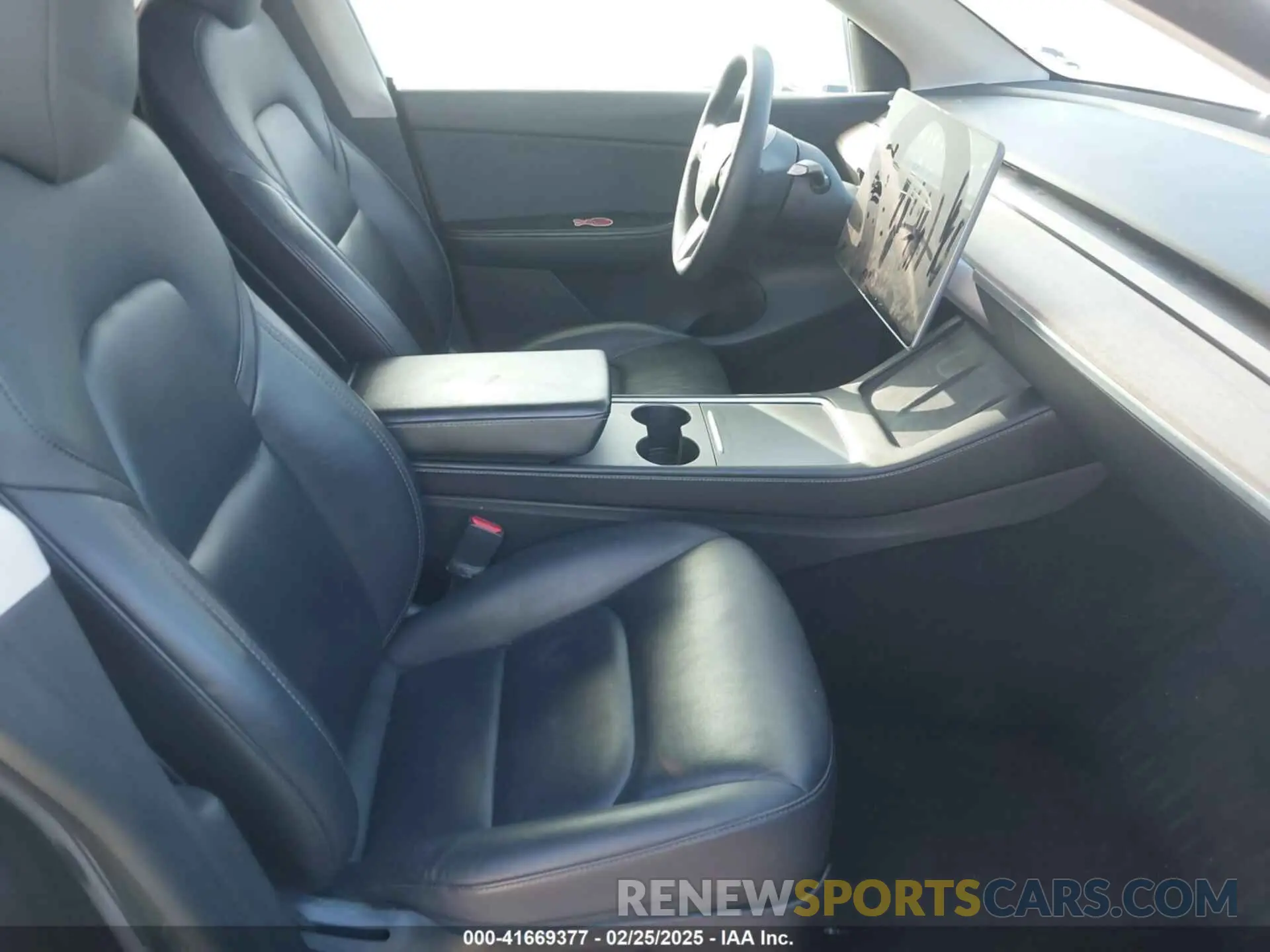 5 Photograph of a damaged car 5YJYGDEE6MF217229 TESLA MODEL Y 2021