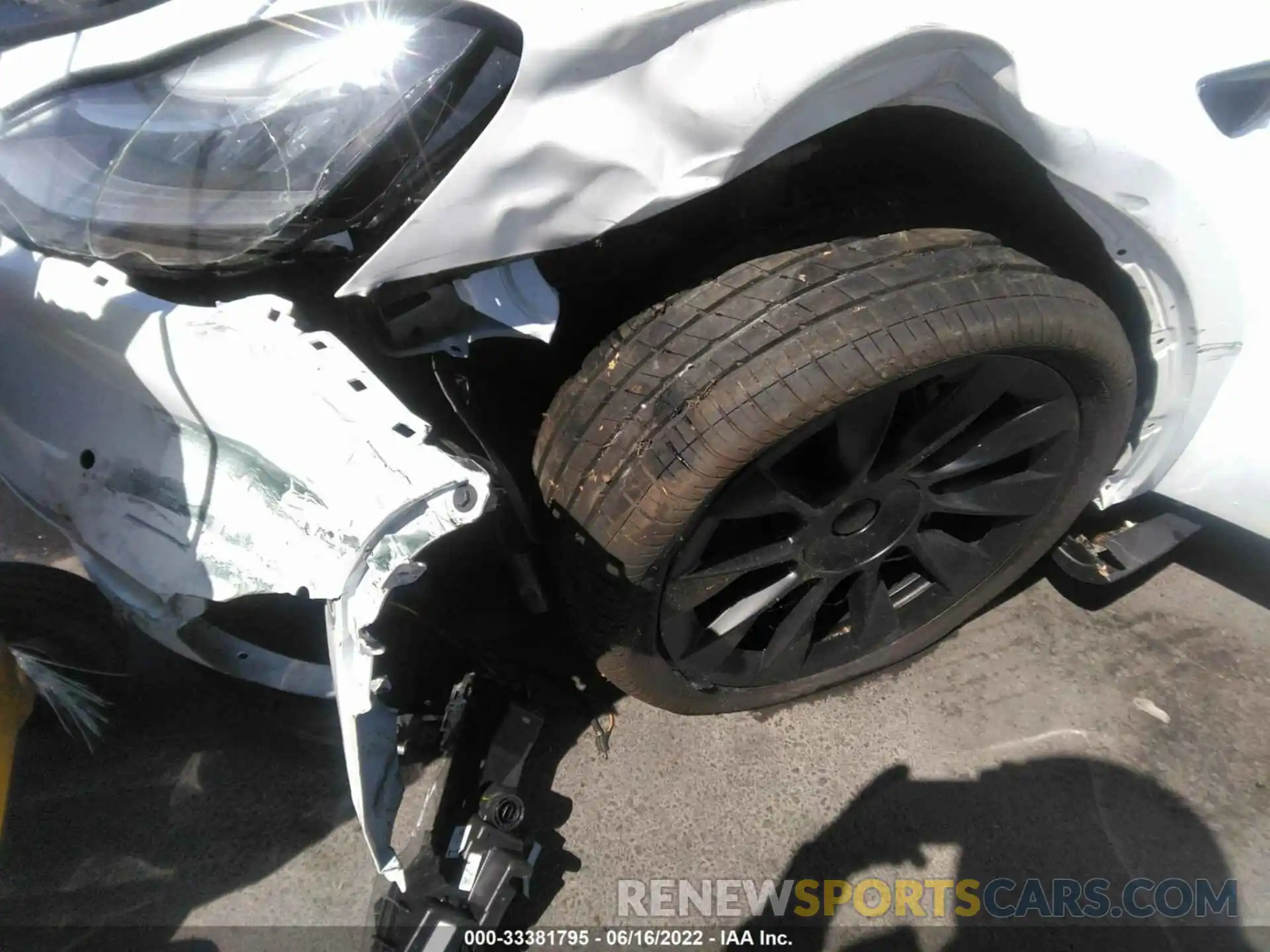 6 Photograph of a damaged car 5YJYGDEE6MF224360 TESLA MODEL Y 2021