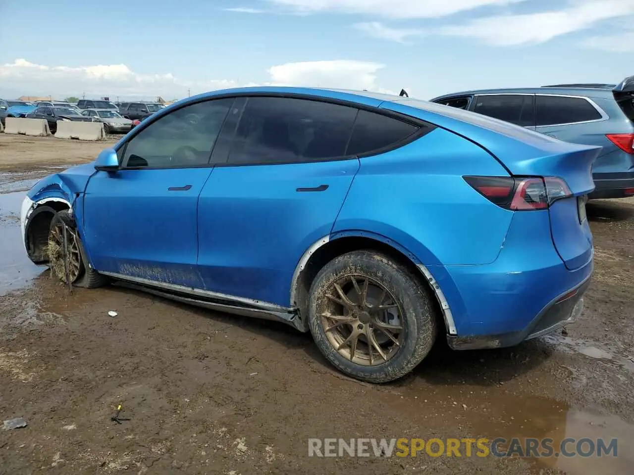 2 Photograph of a damaged car 5YJYGDEE6MF239571 TESLA MODEL Y 2021