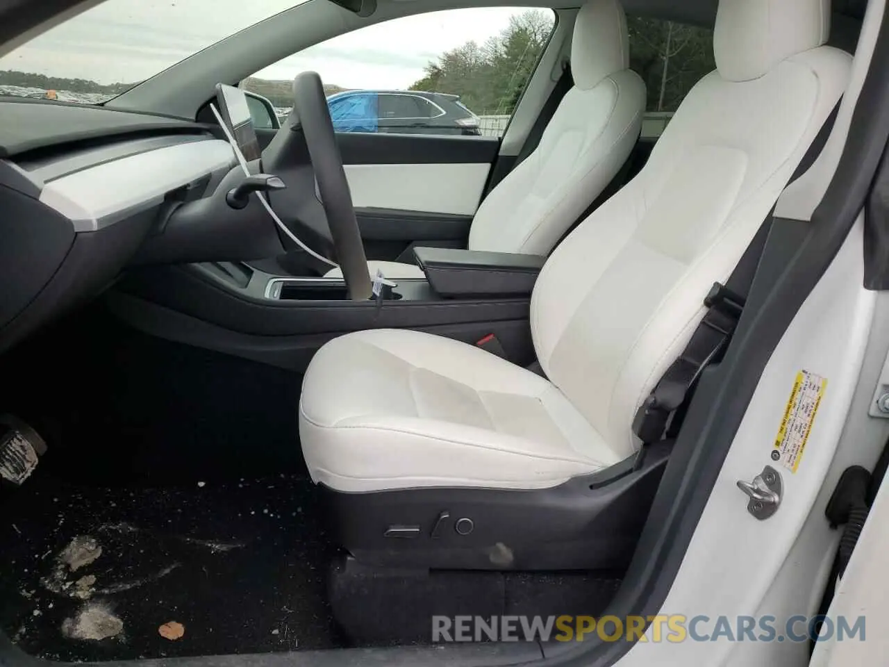 7 Photograph of a damaged car 5YJYGDEE6MF240543 TESLA MODEL Y 2021