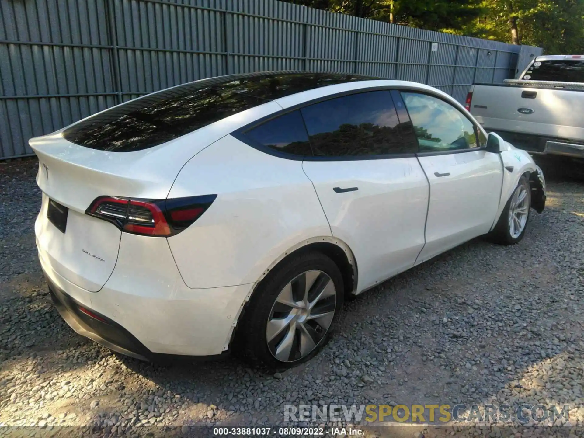 4 Photograph of a damaged car 5YJYGDEE6MF256886 TESLA MODEL Y 2021