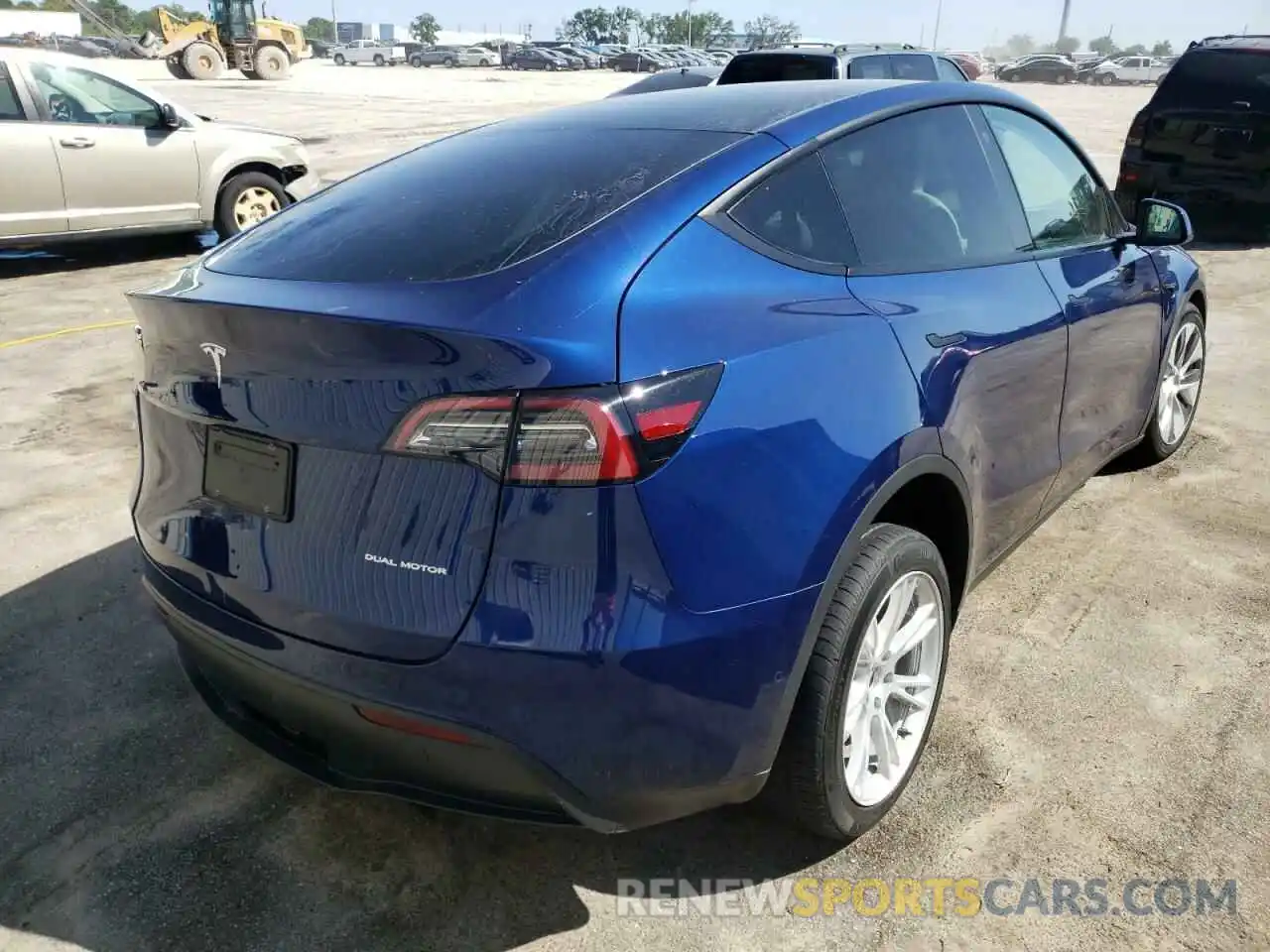 4 Photograph of a damaged car 5YJYGDEE6MF263613 TESLA MODEL Y 2021