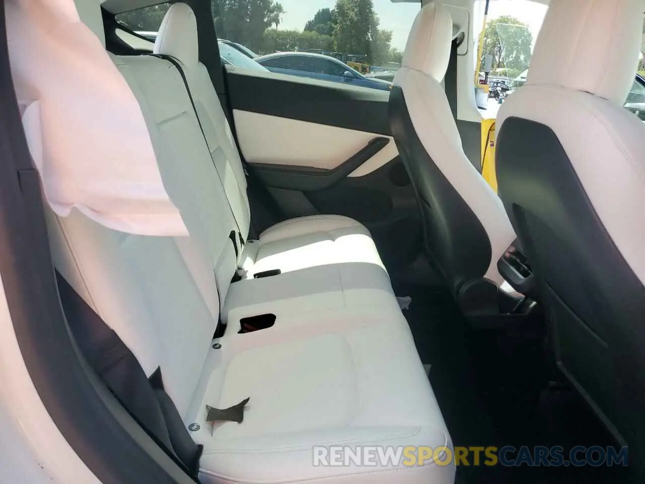 10 Photograph of a damaged car 5YJYGDEE6MF271906 TESLA MODEL Y 2021