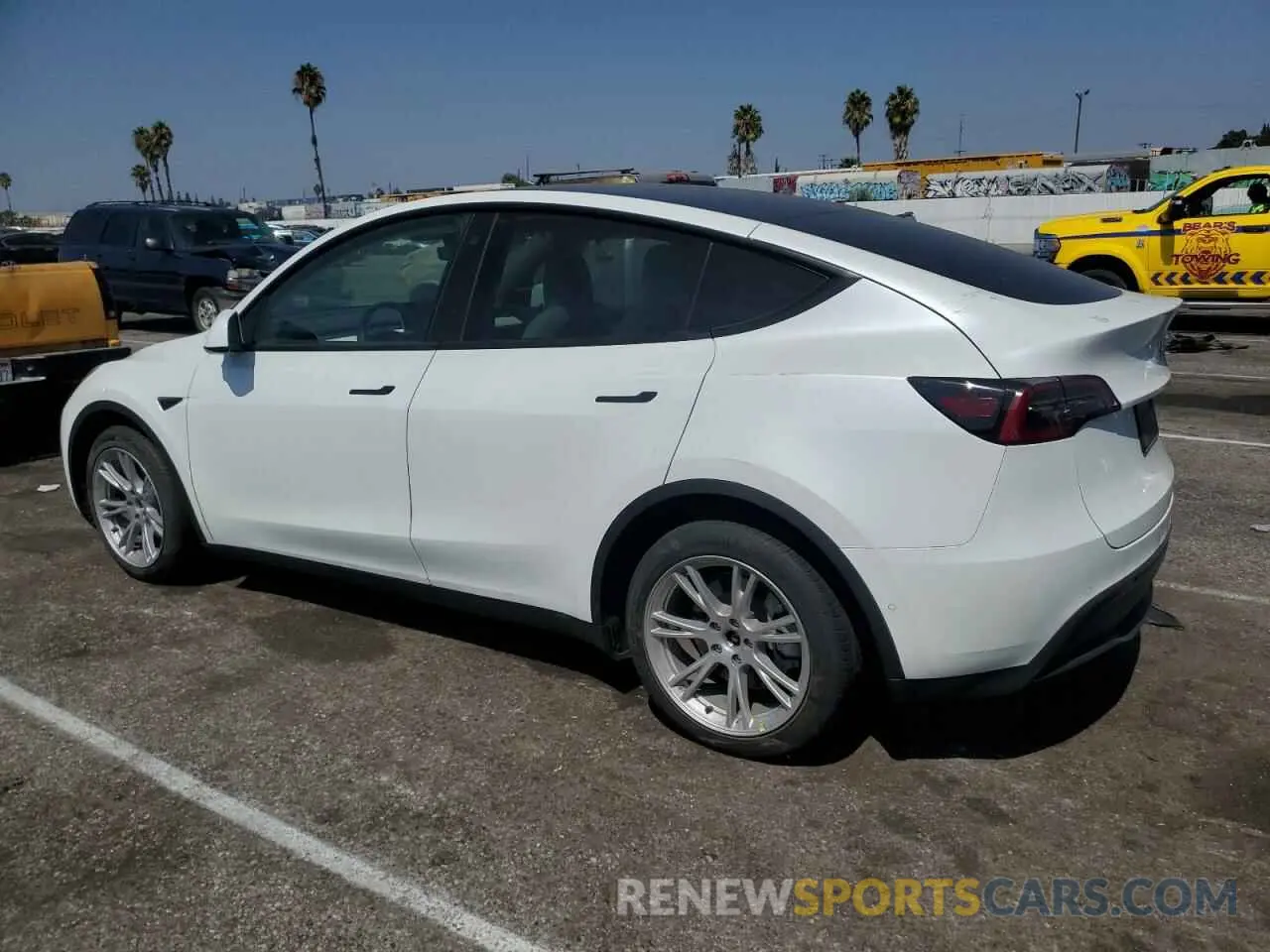 2 Photograph of a damaged car 5YJYGDEE6MF271906 TESLA MODEL Y 2021