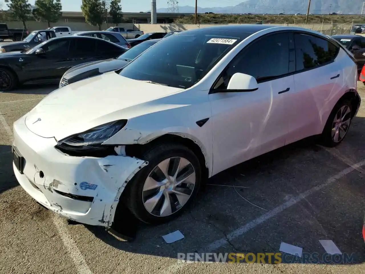 1 Photograph of a damaged car 5YJYGDEE6MF275440 TESLA MODEL Y 2021