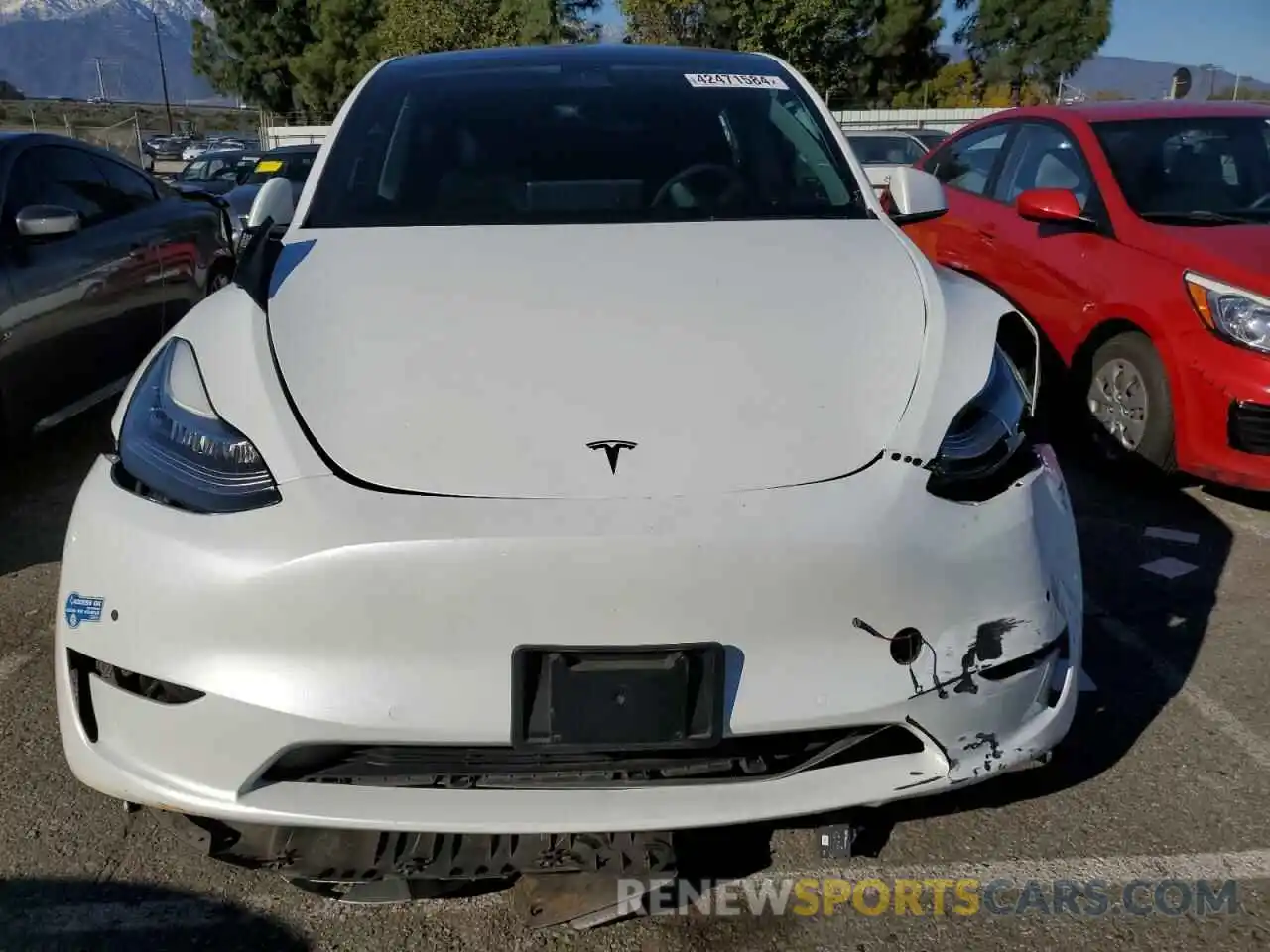 5 Photograph of a damaged car 5YJYGDEE6MF275440 TESLA MODEL Y 2021