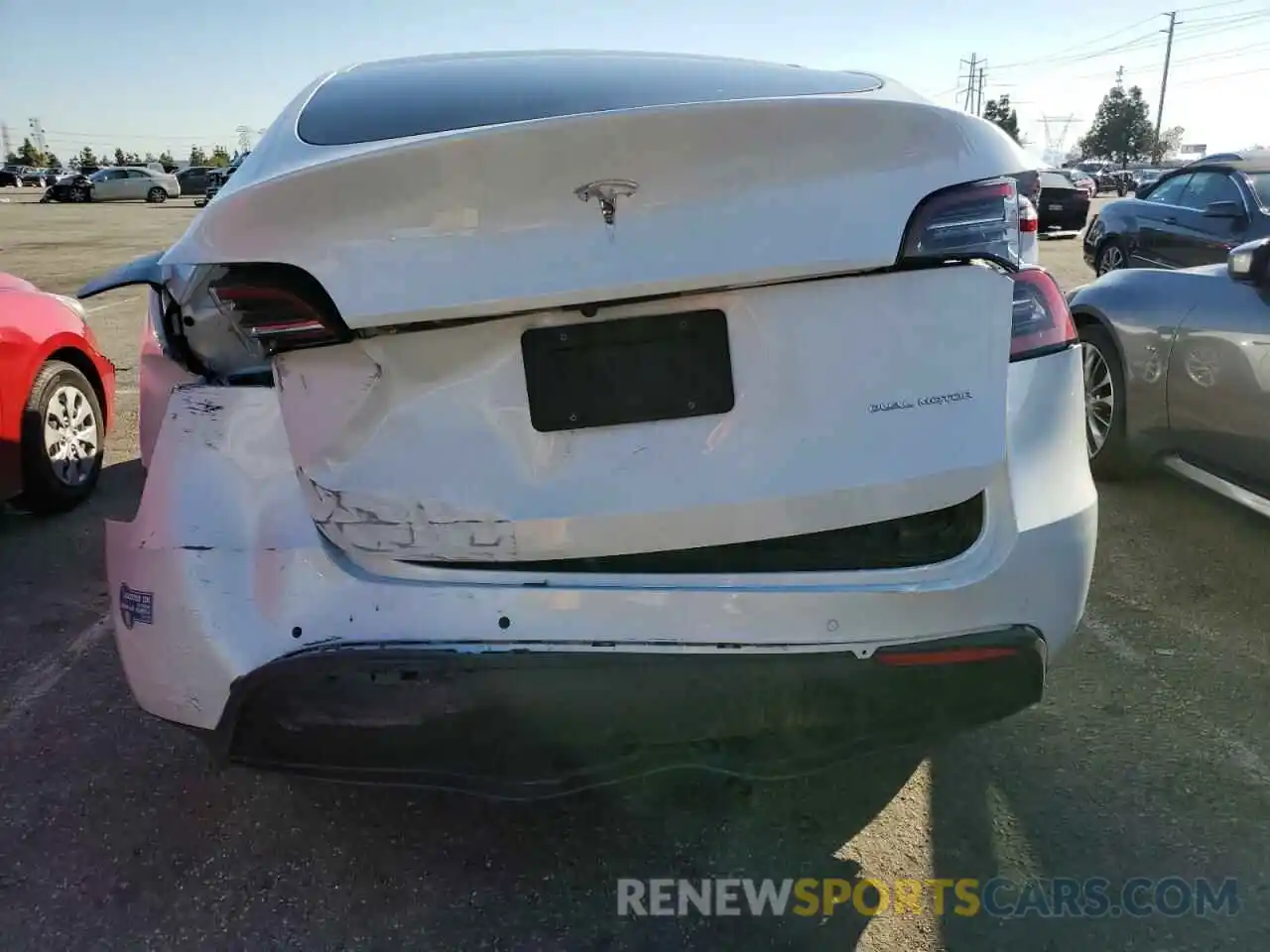 6 Photograph of a damaged car 5YJYGDEE6MF275440 TESLA MODEL Y 2021