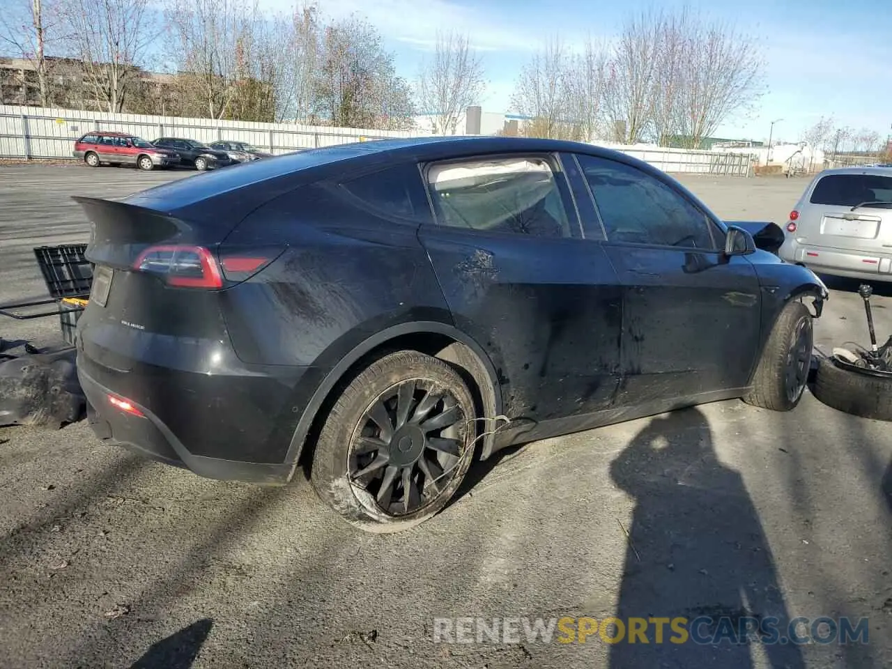 3 Photograph of a damaged car 5YJYGDEE6MF285644 TESLA MODEL Y 2021