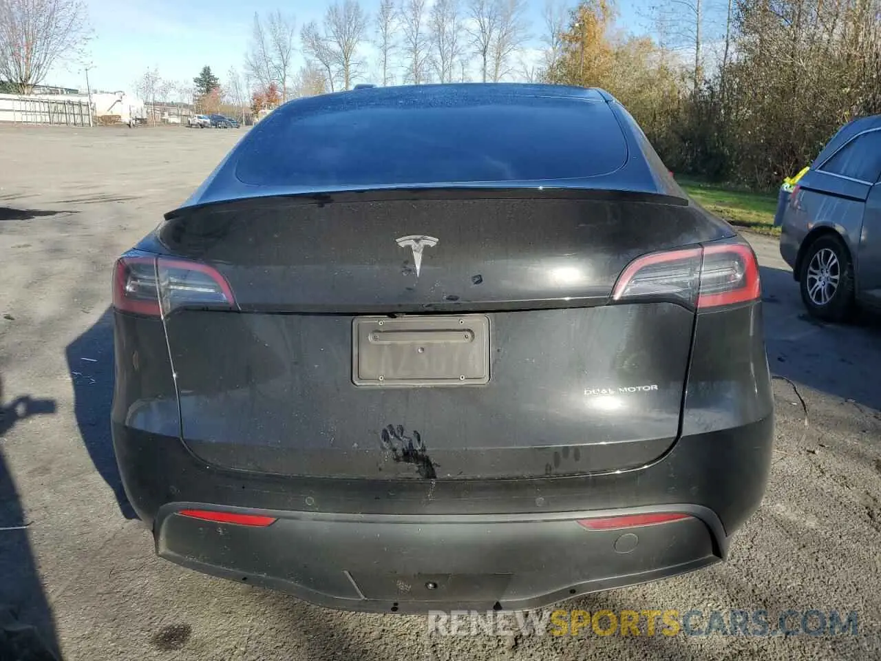 6 Photograph of a damaged car 5YJYGDEE6MF285644 TESLA MODEL Y 2021