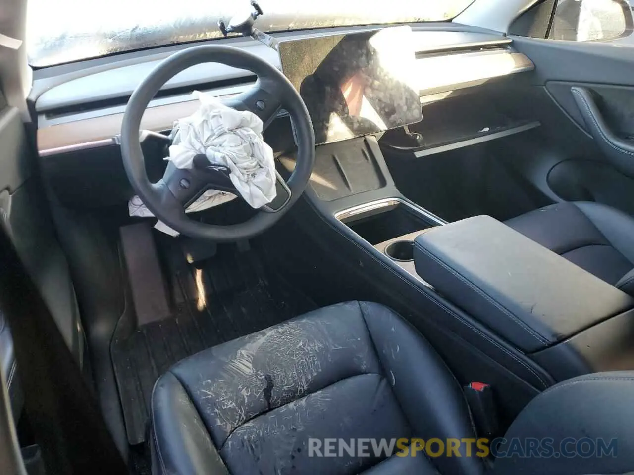 8 Photograph of a damaged car 5YJYGDEE6MF285644 TESLA MODEL Y 2021