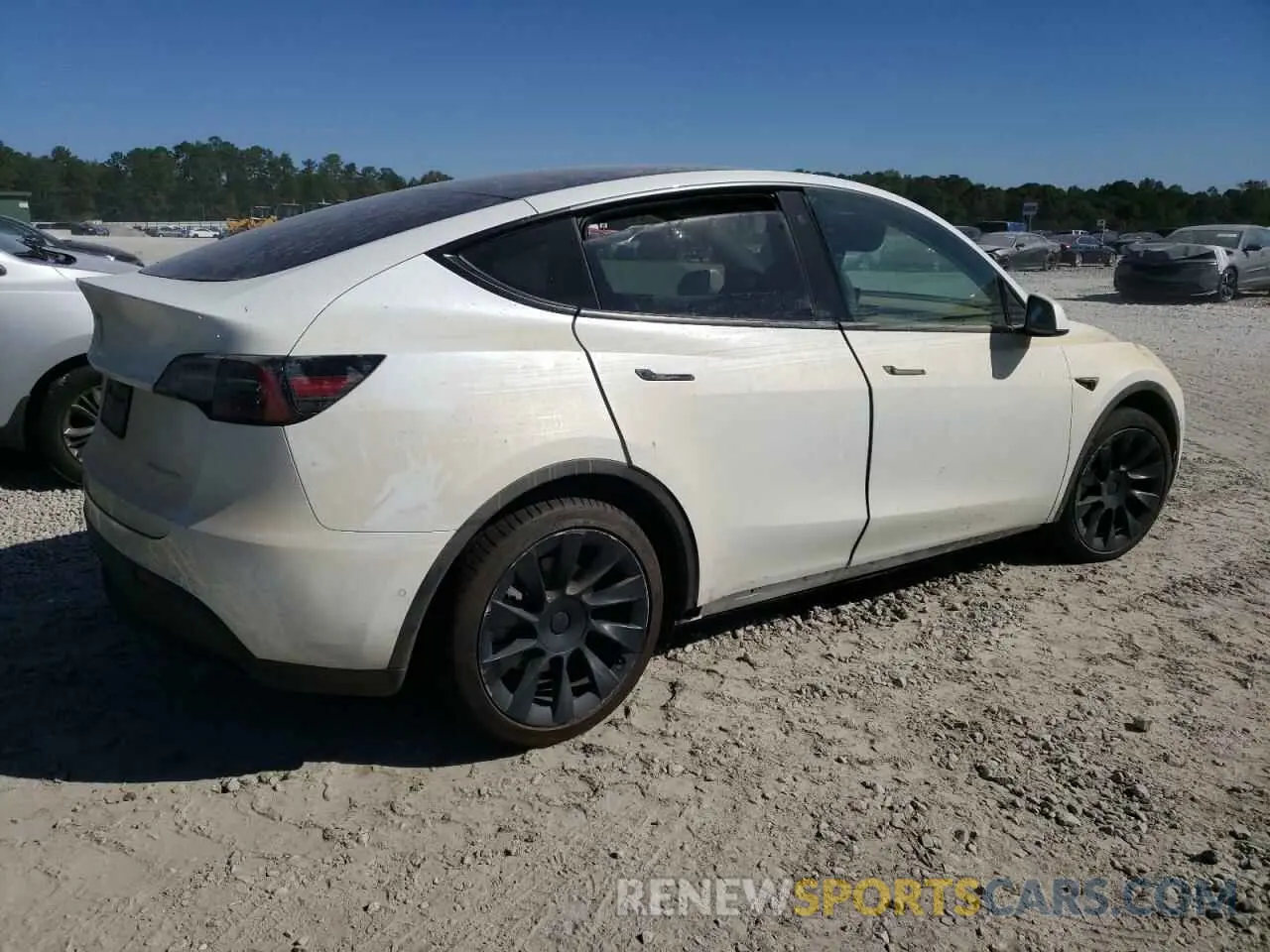 3 Photograph of a damaged car 5YJYGDEE6MF302085 TESLA MODEL Y 2021
