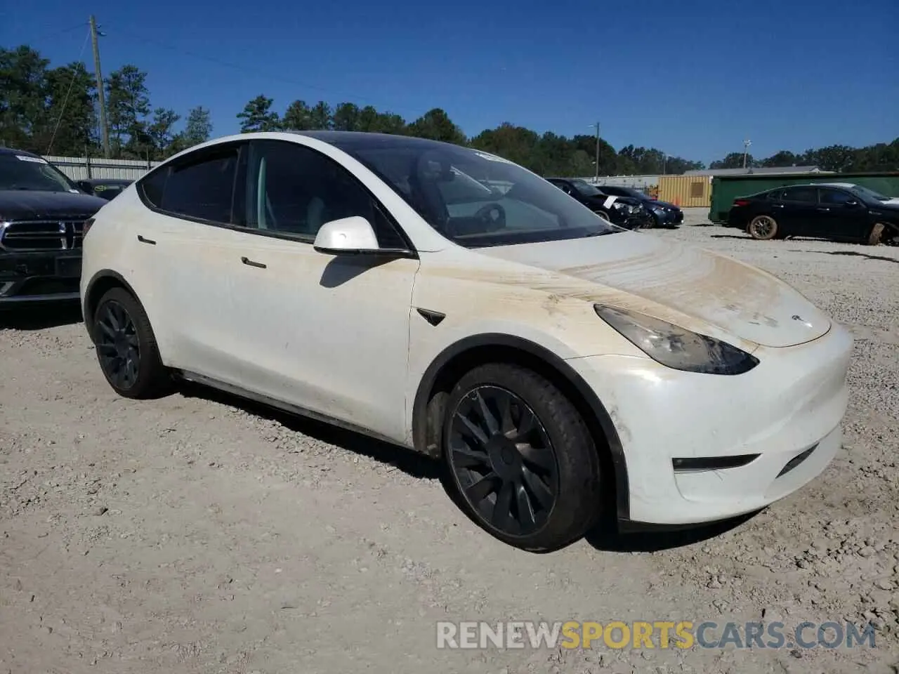 4 Photograph of a damaged car 5YJYGDEE6MF302085 TESLA MODEL Y 2021