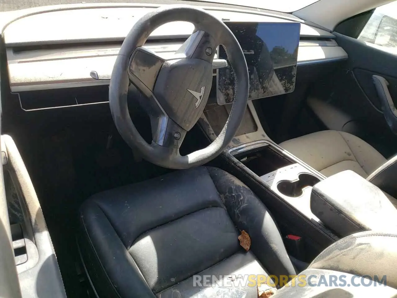 8 Photograph of a damaged car 5YJYGDEE6MF302085 TESLA MODEL Y 2021