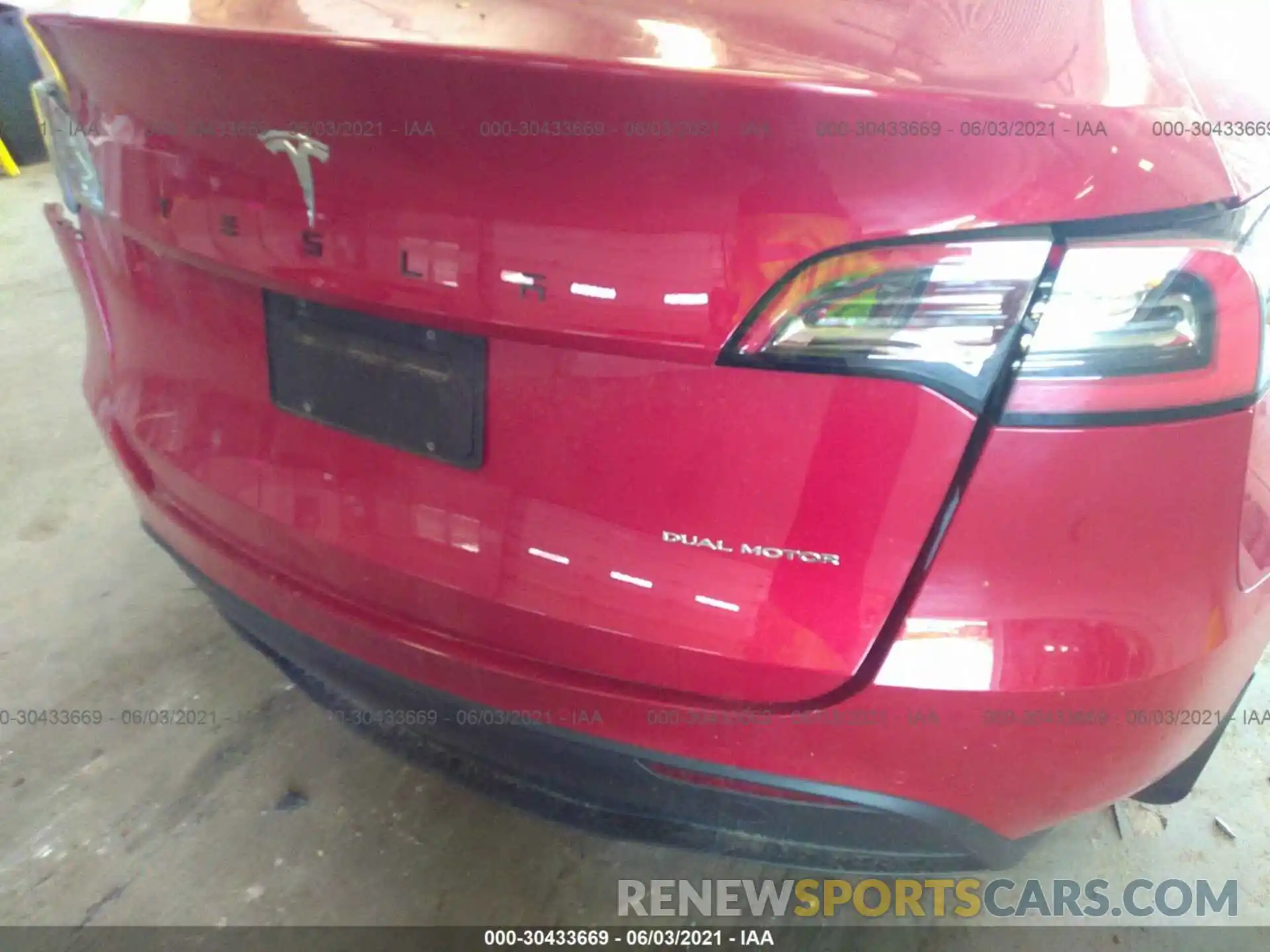 10 Photograph of a damaged car 5YJYGDEE7MF060505 TESLA MODEL Y 2021