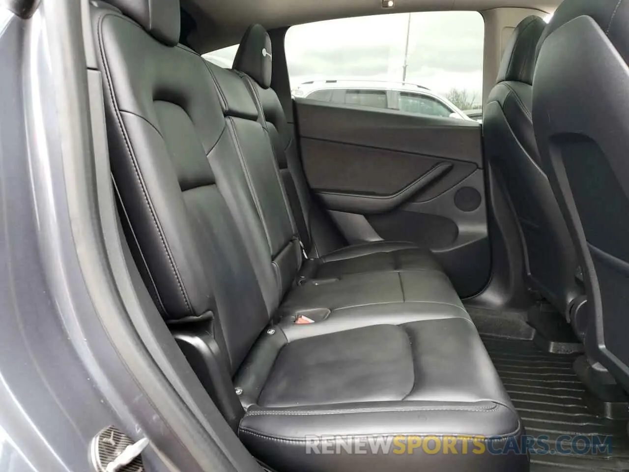 11 Photograph of a damaged car 5YJYGDEE7MF063310 TESLA MODEL Y 2021