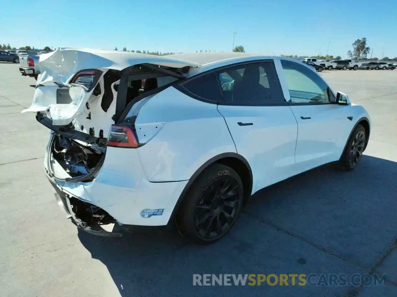 4 Photograph of a damaged car 5YJYGDEE7MF065591 TESLA MODEL Y 2021