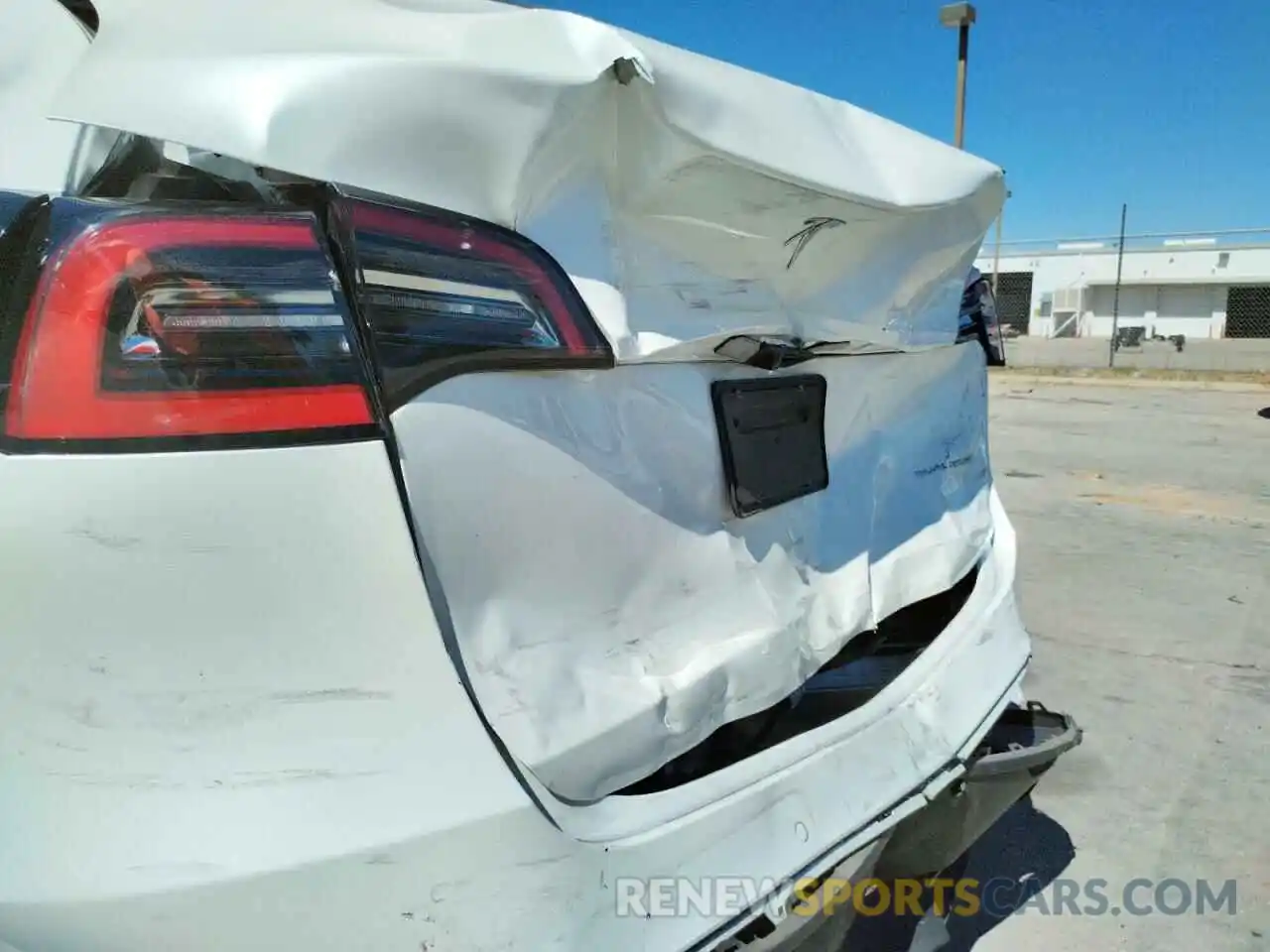 9 Photograph of a damaged car 5YJYGDEE7MF065591 TESLA MODEL Y 2021