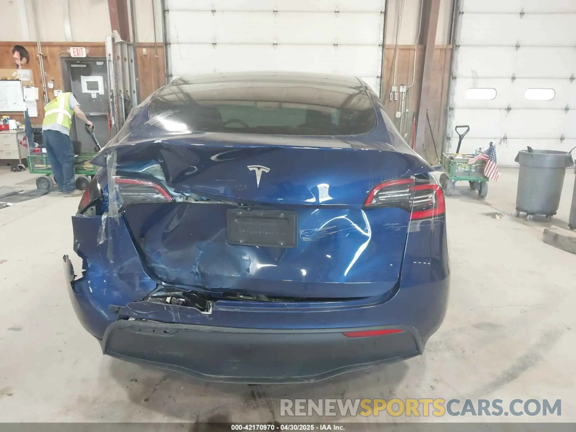 16 Photograph of a damaged car 5YJYGDEE7MF066269 TESLA MODEL Y 2021
