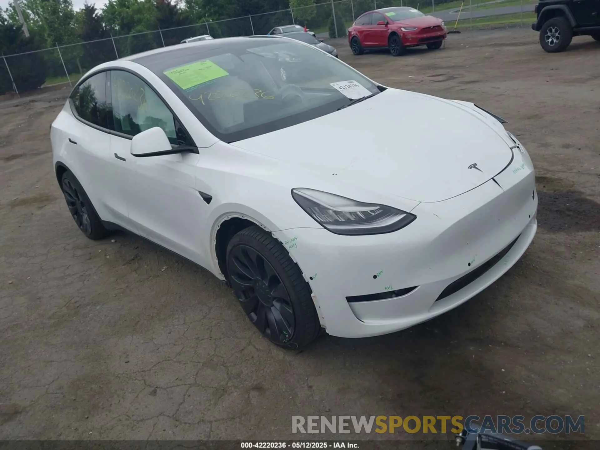 1 Photograph of a damaged car 5YJYGDEE7MF068619 TESLA MODEL Y 2021