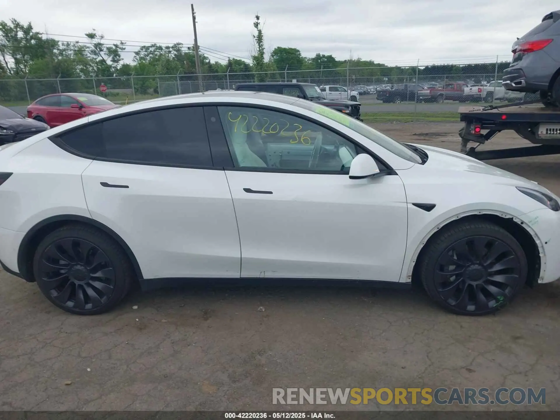 13 Photograph of a damaged car 5YJYGDEE7MF068619 TESLA MODEL Y 2021