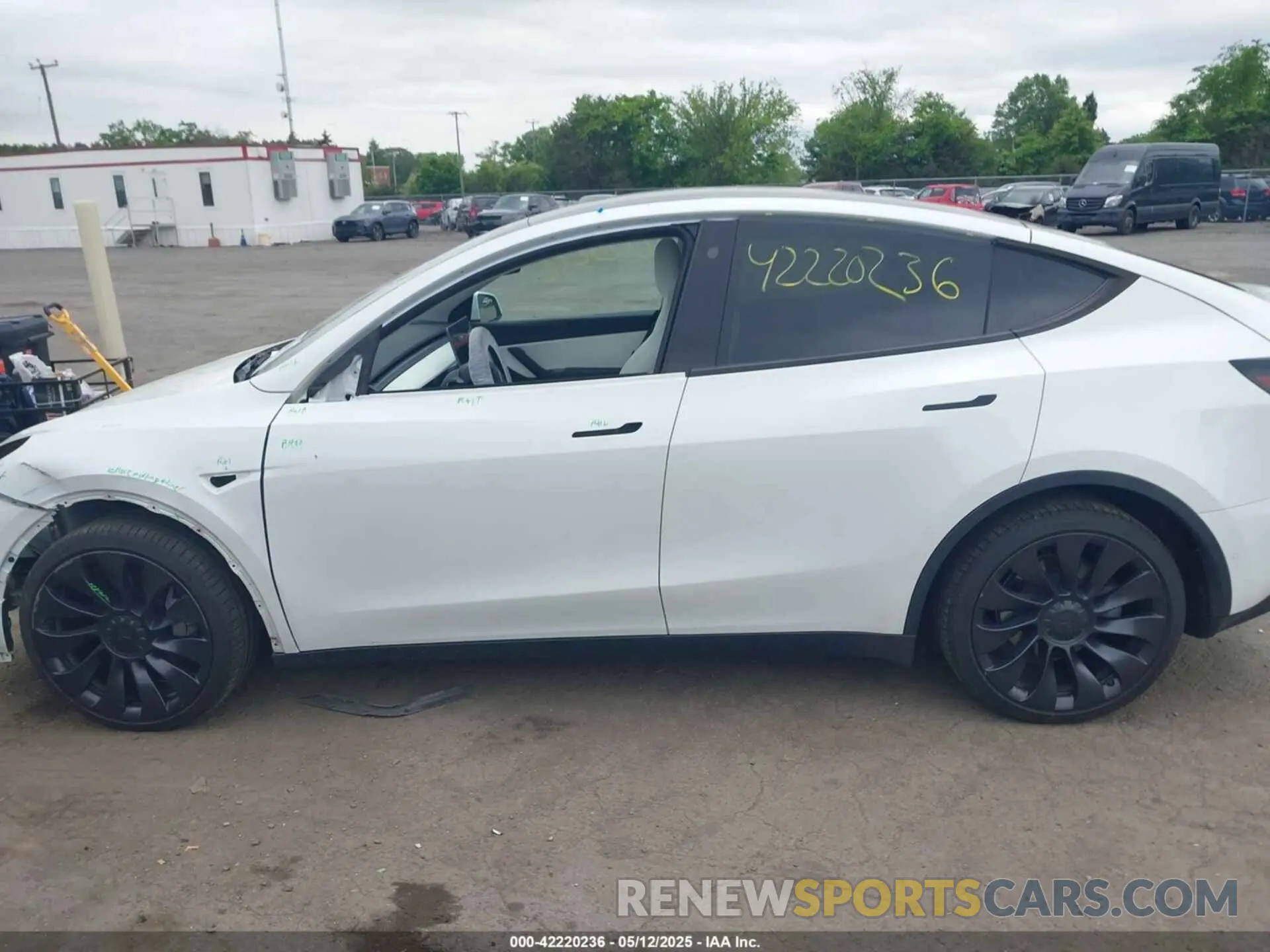 14 Photograph of a damaged car 5YJYGDEE7MF068619 TESLA MODEL Y 2021