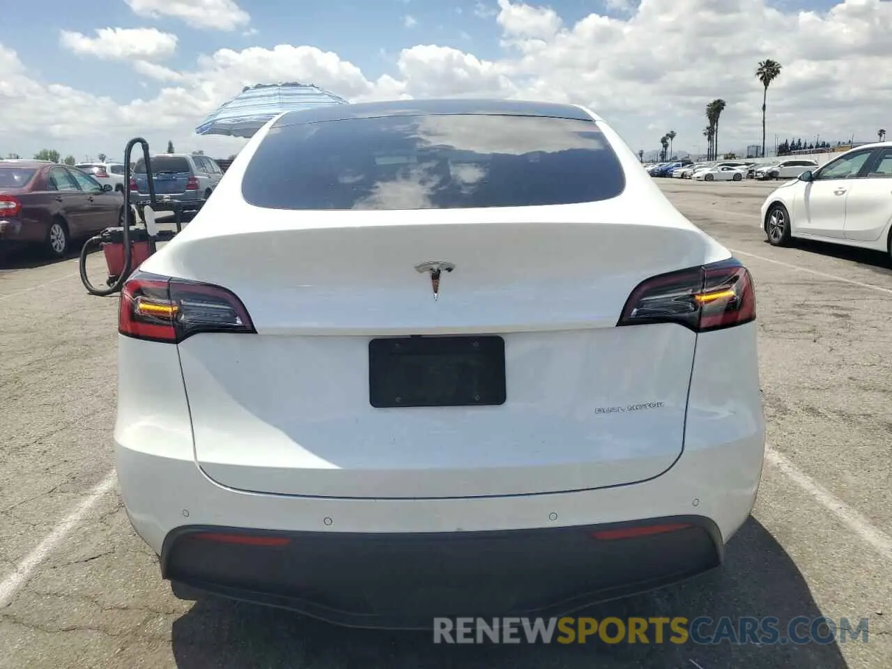6 Photograph of a damaged car 5YJYGDEE7MF068975 TESLA MODEL Y 2021