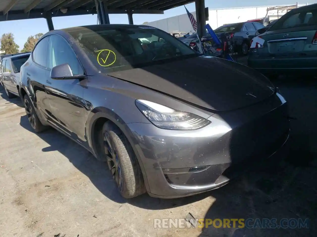 1 Photograph of a damaged car 5YJYGDEE7MF073772 TESLA MODEL Y 2021