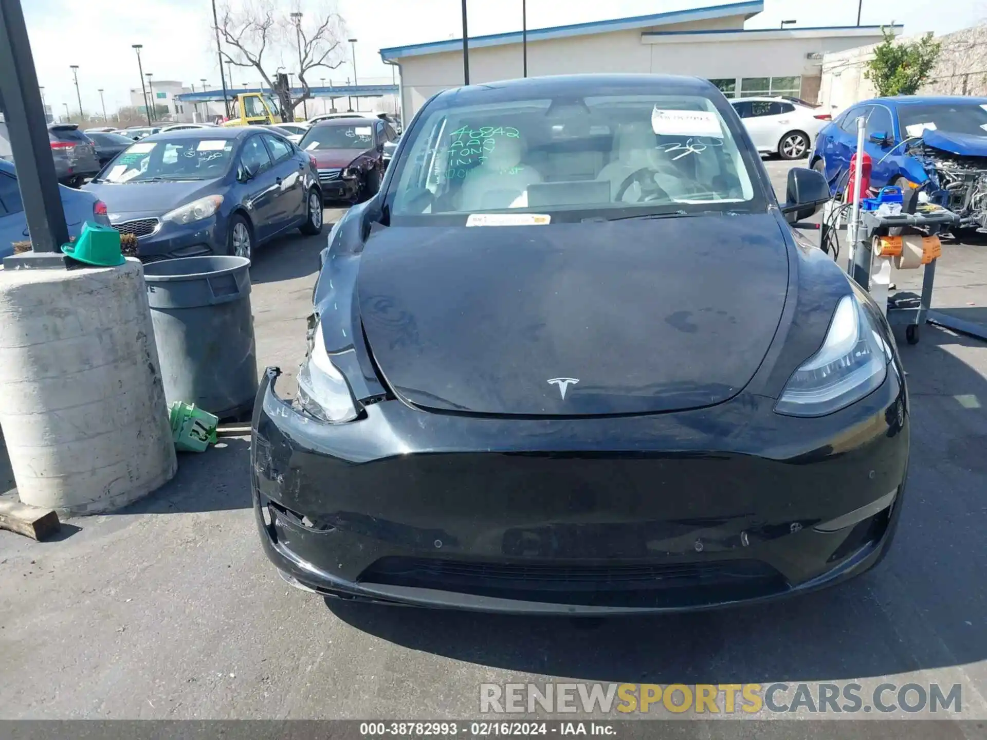 11 Photograph of a damaged car 5YJYGDEE7MF075120 TESLA MODEL Y 2021