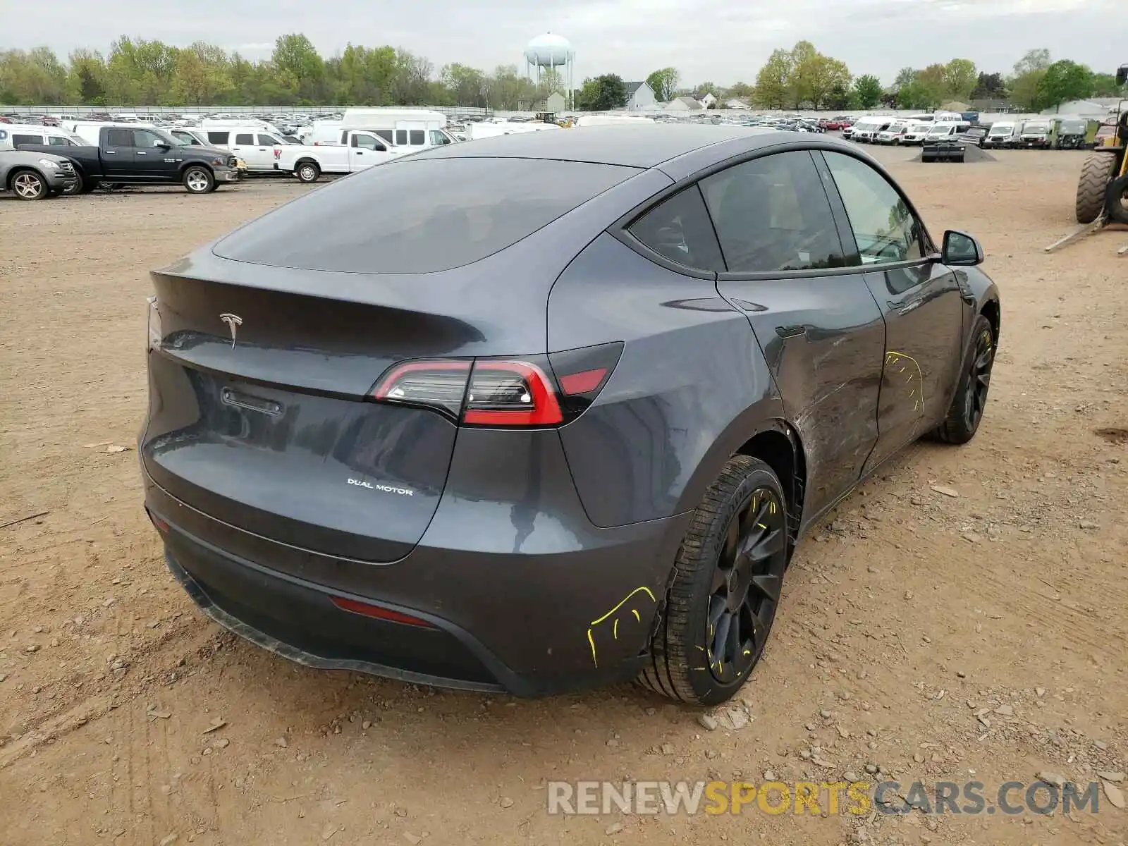 4 Photograph of a damaged car 5YJYGDEE7MF075408 TESLA MODEL Y 2021