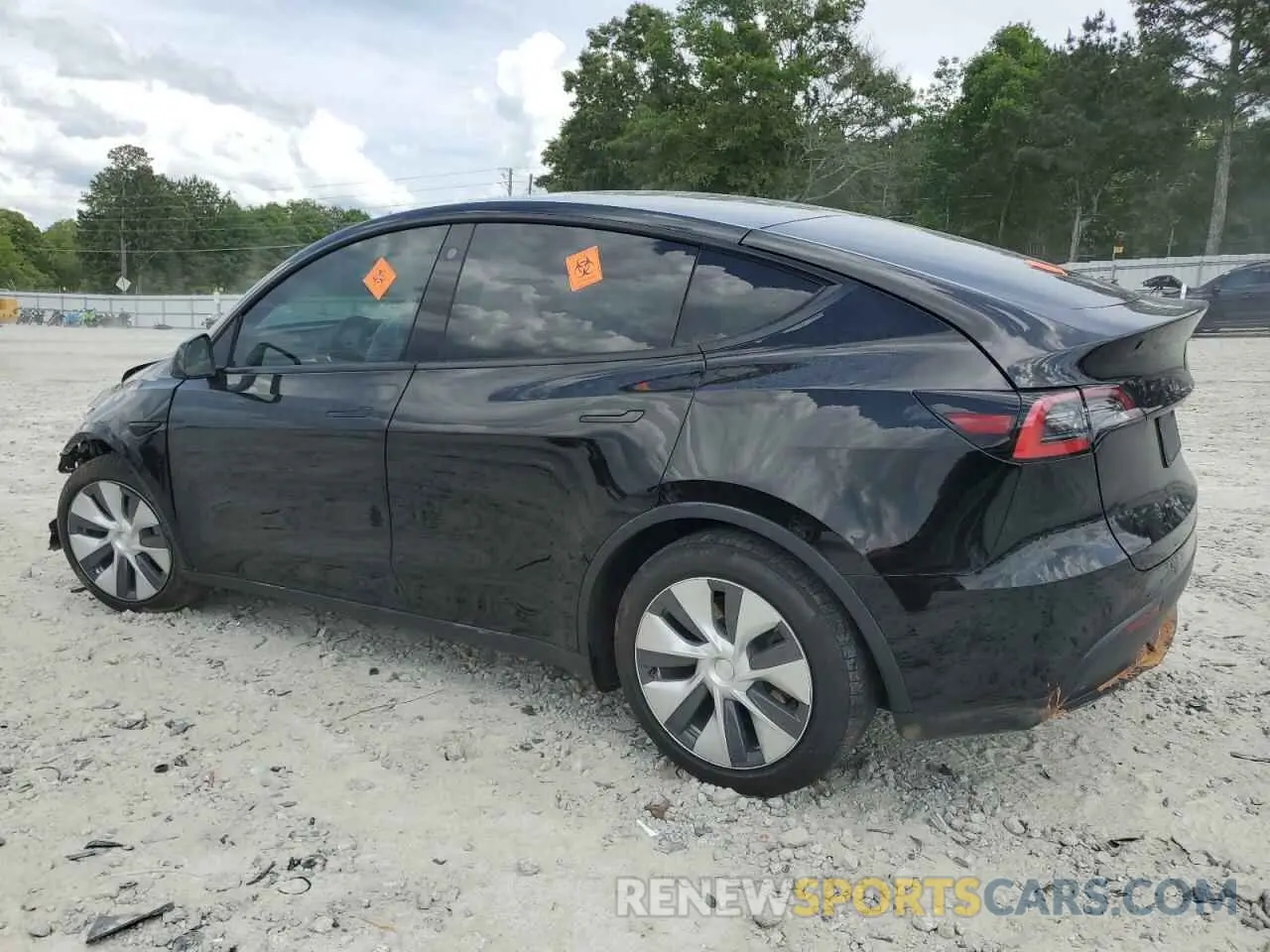 2 Photograph of a damaged car 5YJYGDEE7MF081337 TESLA MODEL Y 2021