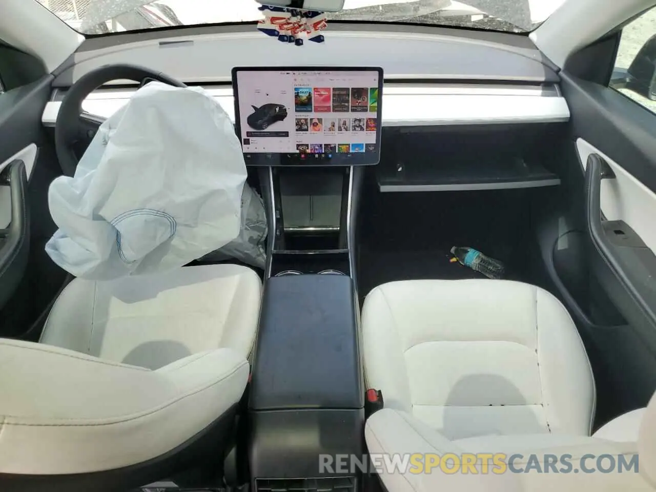 8 Photograph of a damaged car 5YJYGDEE7MF081337 TESLA MODEL Y 2021