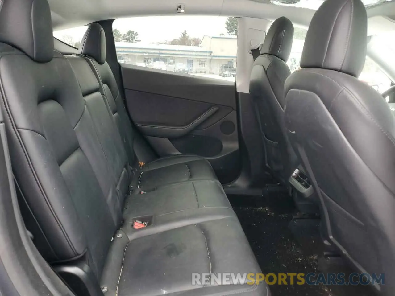 11 Photograph of a damaged car 5YJYGDEE7MF081953 TESLA MODEL Y 2021