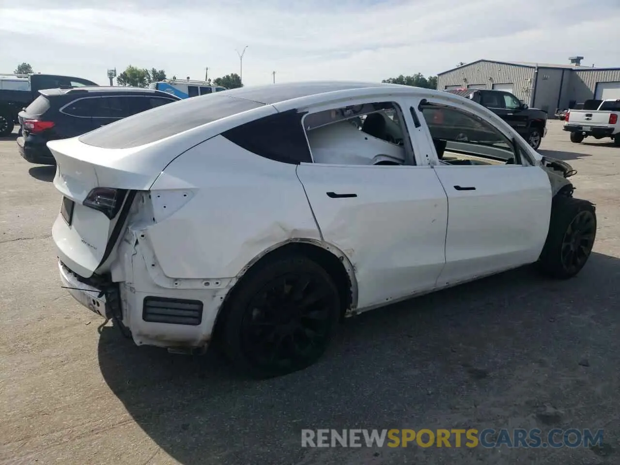 3 Photograph of a damaged car 5YJYGDEE7MF084397 TESLA MODEL Y 2021