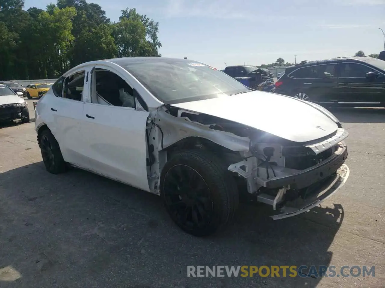 4 Photograph of a damaged car 5YJYGDEE7MF084397 TESLA MODEL Y 2021