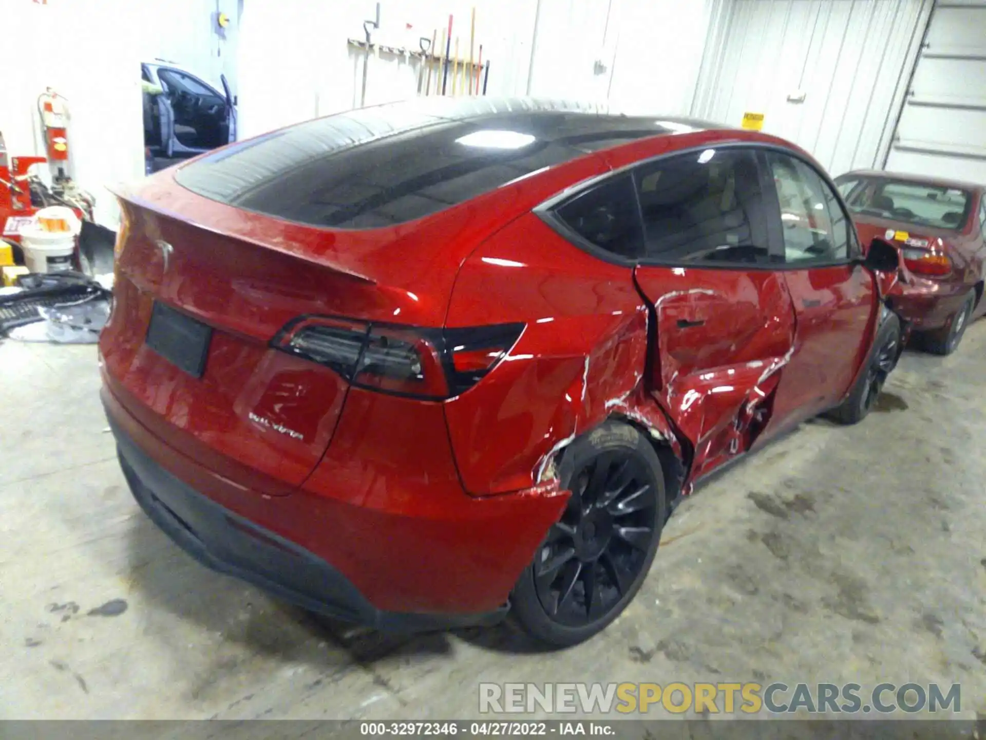 4 Photograph of a damaged car 5YJYGDEE7MF085033 TESLA MODEL Y 2021