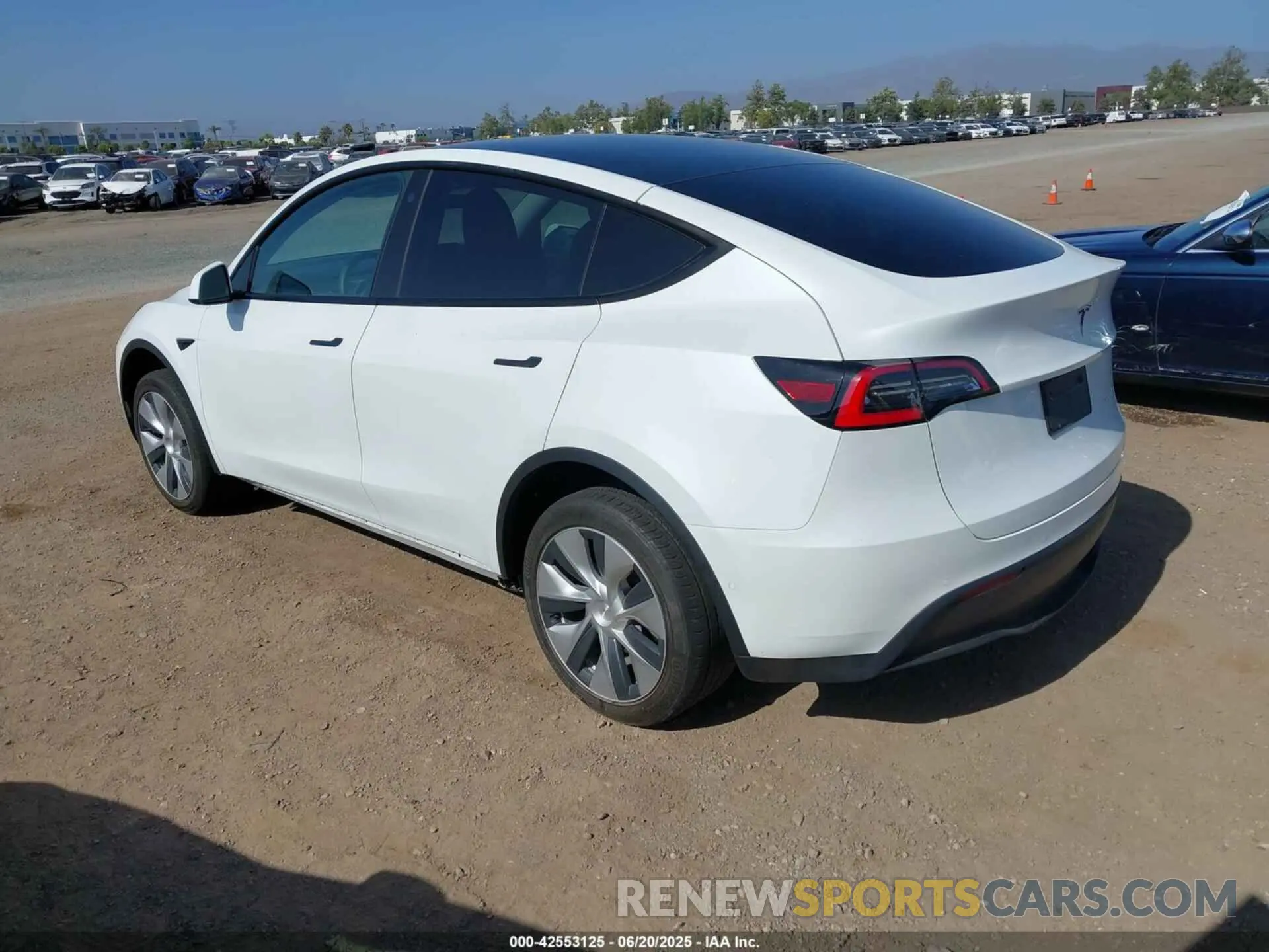3 Photograph of a damaged car 5YJYGDEE7MF085758 TESLA MODEL Y 2021